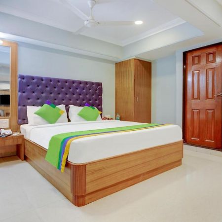 Treebo Cruz Royale Santacruz West Hotel Bombay Eksteriør billede