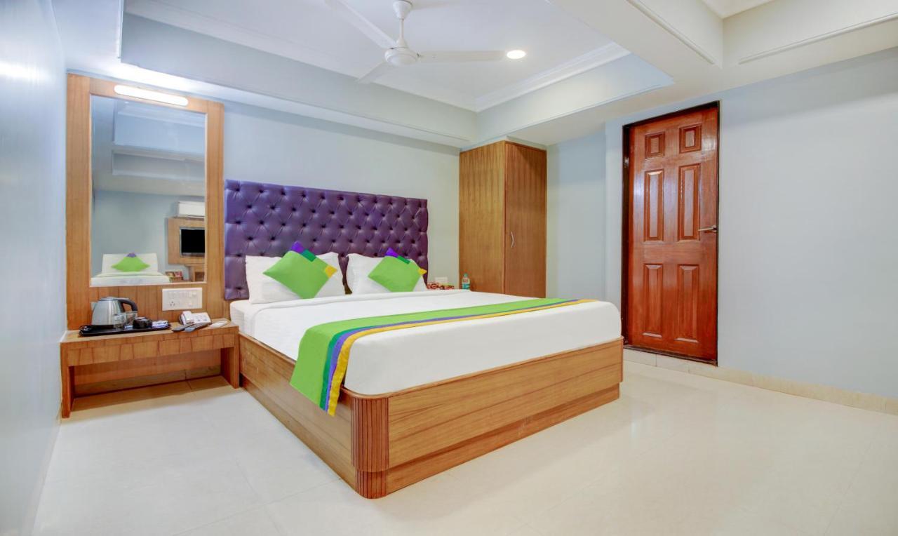 Treebo Cruz Royale Santacruz West Hotel Bombay Eksteriør billede